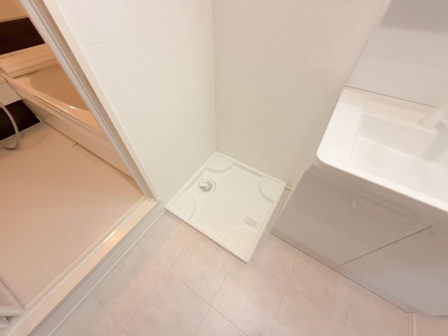 その他設備　嬉しい室内洗濯機置場。これで洗濯機も長持ちしますね。