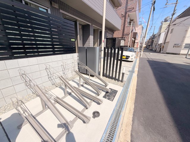 駐車場　敷地内には入居者専用の駐輪スペースもあります。