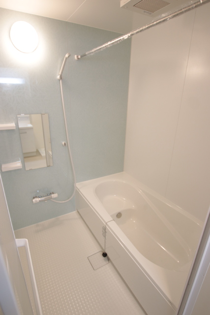 バス・シャワールーム　浴室（追焚き機能・浴室乾燥機能付き）