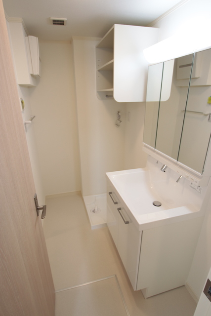 洗面設備　シャワー付き洗面台