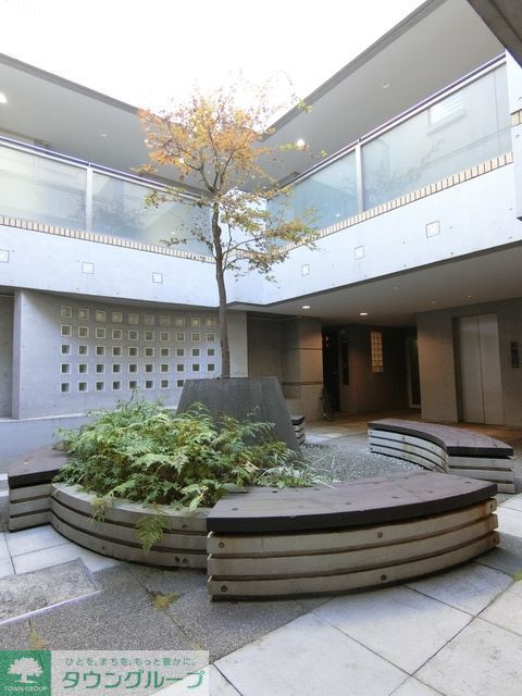 ロビー　2025年12月撮影WEST棟