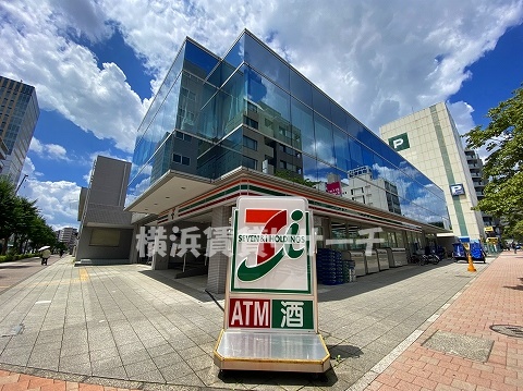 コンビニ　セブンイレブン新横浜2丁目店（コンビニ）まで301m