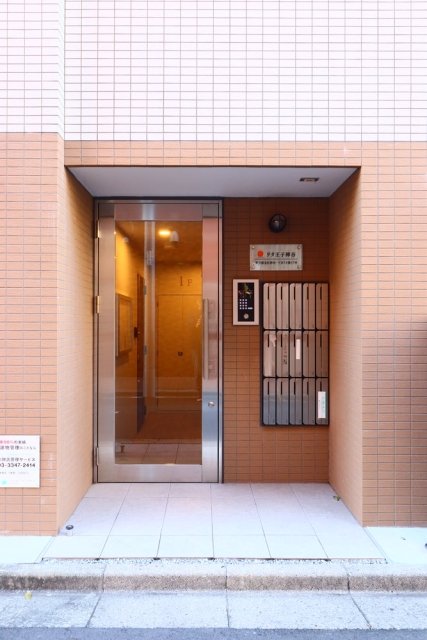 エントランス　建物の内部です