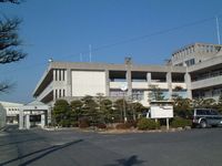 中学校　津山市立鶴山中学校（中学校）まで1112m