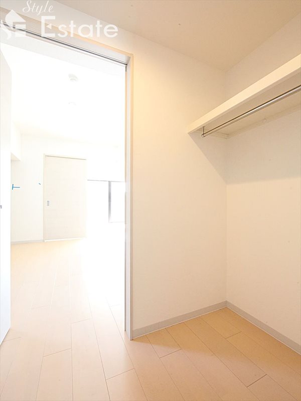 収納　ウォークスルークローゼット