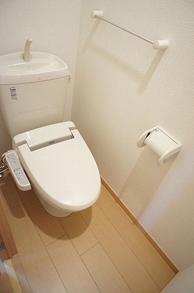 トイレ　（別タイプ参考写真）ｆｅｅｔｈ日暮里　荒川区東日暮里3