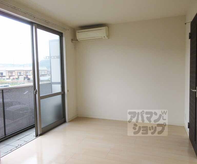 居室・リビング　広めのお部屋です