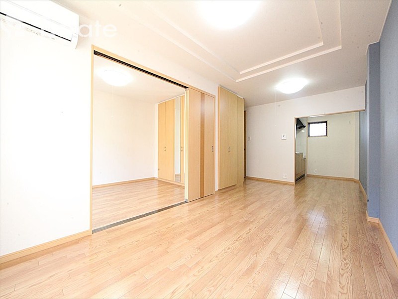 居室・リビング　内装