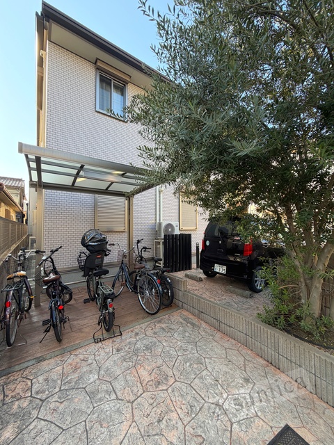 その他共有部分　屋根付き駐輪場が嬉しいです♪♪