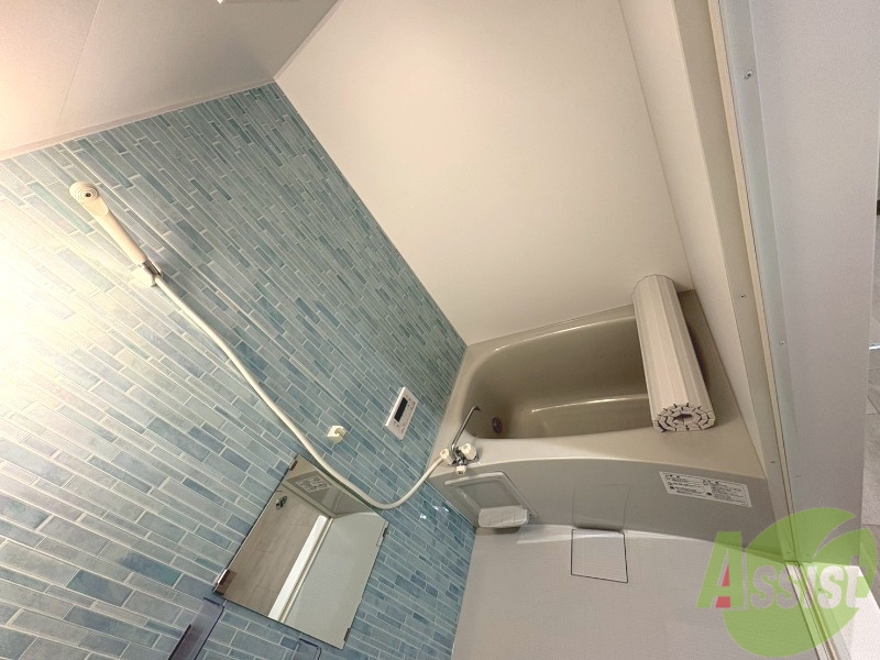 バス・シャワールーム　浴槽が広いので日々の疲れも癒されますね。