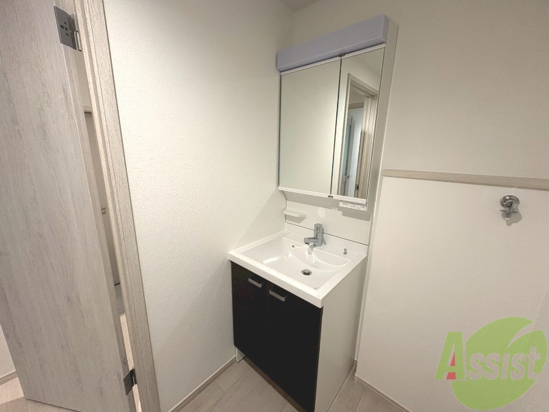 洗面設備　洗面台があるので身支度もしやすいですね。