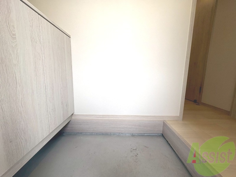 玄関　玄関のスペースが広いので開放感がありますね。