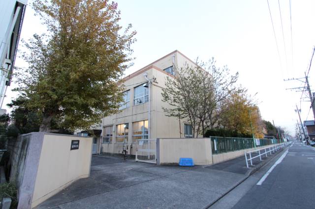 小学校　稲葉地小学校（小学校）まで828m