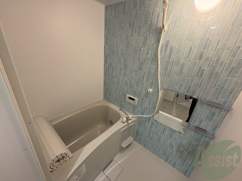 バス・シャワールーム　浴槽が広いので日々の疲れも癒されますね。