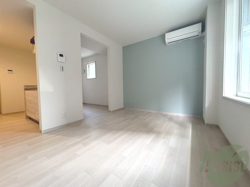 居室・リビング　９．３帖のリビングです。お部屋を広く使えます。