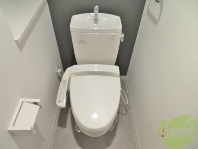 トイレ　人気のウォシュレット機能つきトイレ。快適に生活できます。