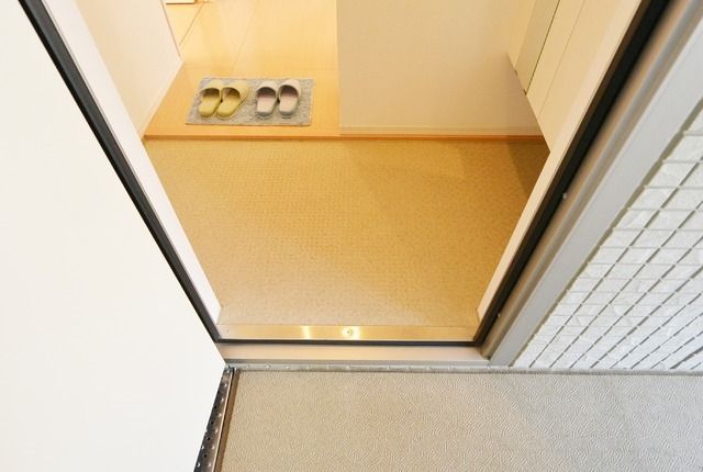 玄関　※別部屋の参考写真です