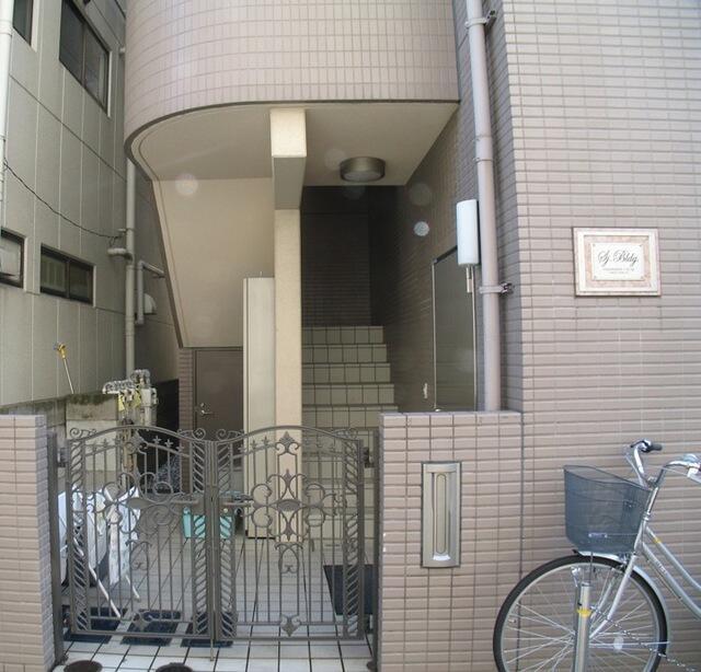 エントランス　清潔なエントランスです