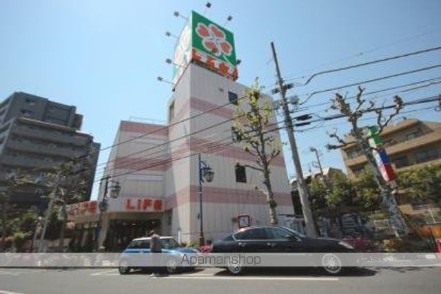 スーパー　ライフ　新大塚店（スーパー）まで504m