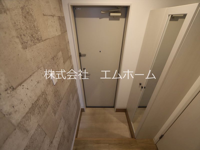 玄関　玄関　シューズボックス　全身鏡付