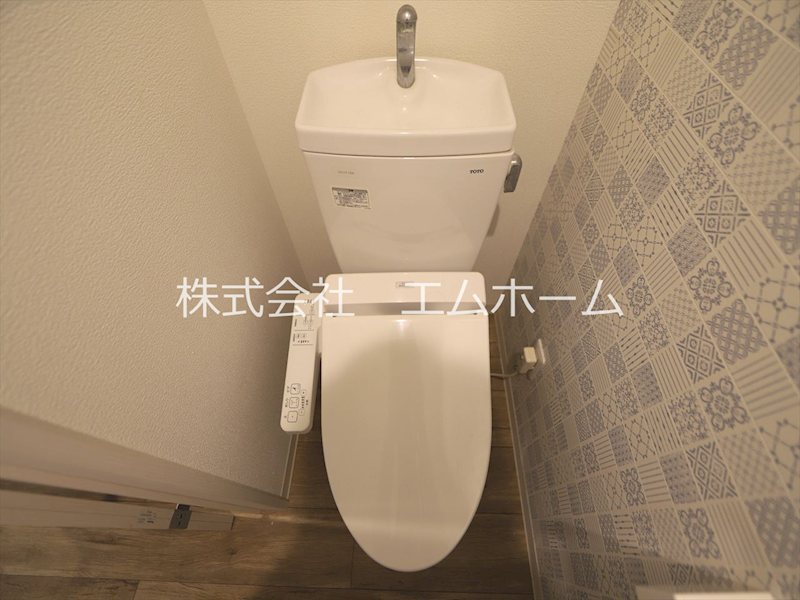 トイレ　温水洗浄暖房便座付トイレ