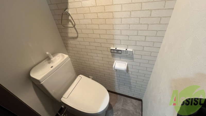 トイレ　トイレを撮影しました。ウォシュレット機能も付いています。