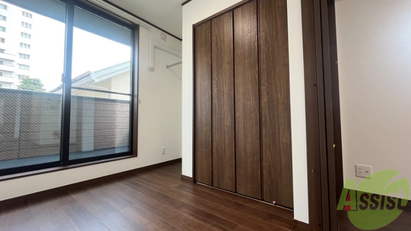 その他部屋・スペース　３．２帖の洋室になります。クローゼットもあります。