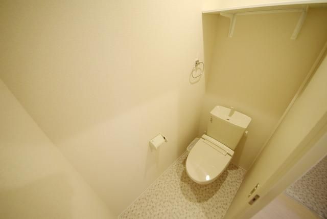 トイレ　ウォシュレット付です