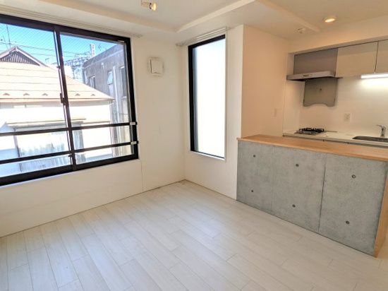 居室・リビング　☆明るい居間☆