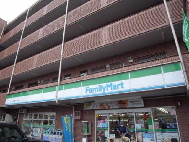 コンビニ　ファミリーマート世田谷鎌田三丁目店（コンビニ）まで458m