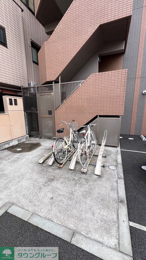 駐車場　エントランス