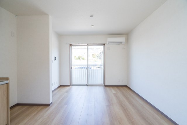 居室・リビング　開放感のあるゆったりとしたお部屋です♪