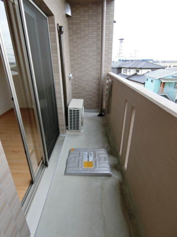 バルコニー　図面と現状に相違がある場合には現状を優先