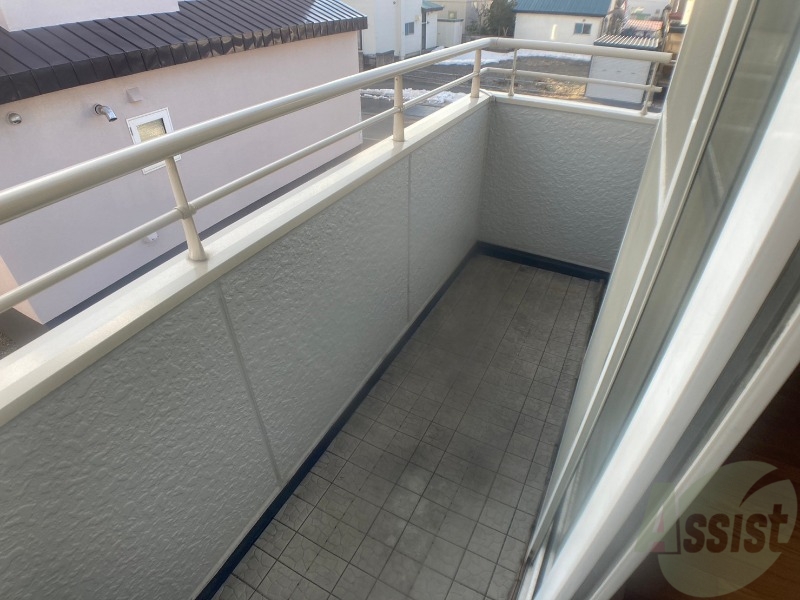 バルコニー　バルコニーです。洗濯物を干したり一息ついたりできますね！