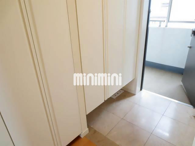 玄関　４人家族でも余裕の収納力。