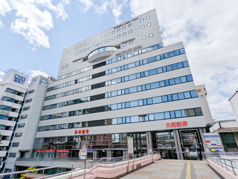 銀行　野村信託銀行高崎支店（銀行）まで569m