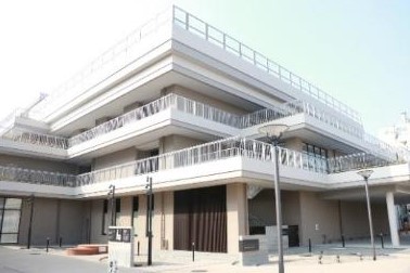 小学校　豊中市立庄内さくら学園（小学校）まで665m