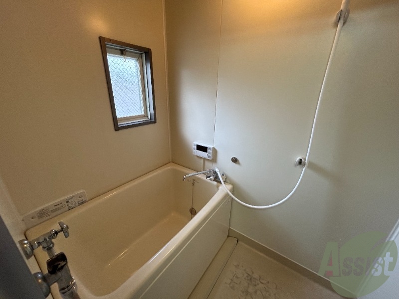 バス・シャワールーム　浴槽はしっかり広さがあり、仕事帰りに疲れを癒します。