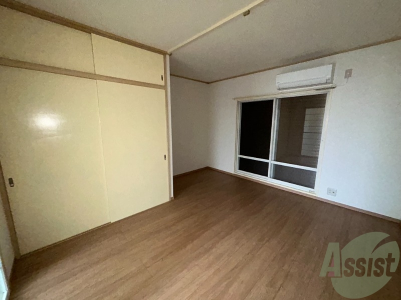 居室・リビング　リビングです。７帖の広さがあり、家具の設置の自由度が高いです