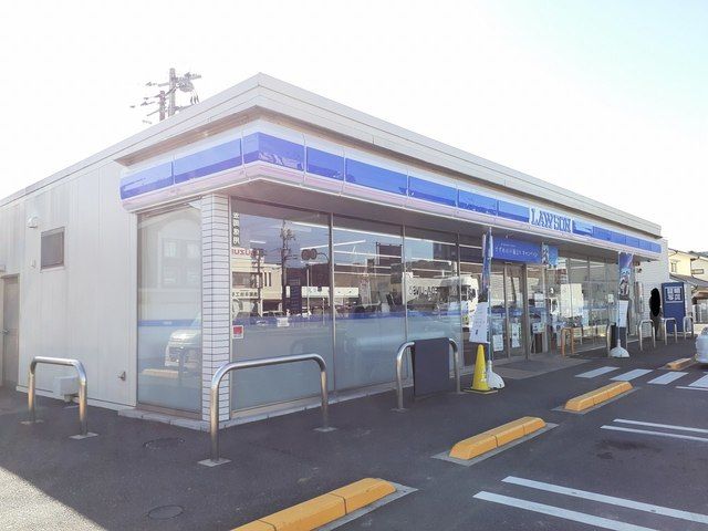 コンビニ　ローソン井原警察署前店（コンビニ）まで430m
