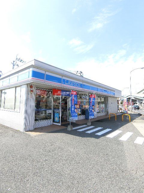 コンビニ　ローソン 松島インター店（コンビニ）まで742m