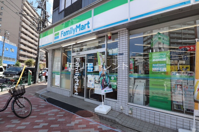 コンビニ　ファミリーマート墨田菊川駅前店（コンビニ）まで198m