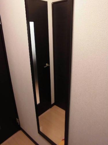 玄関　姿見付です。