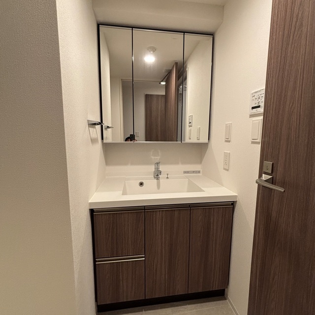 洗面設備　※写真は同タイプ住戸です。