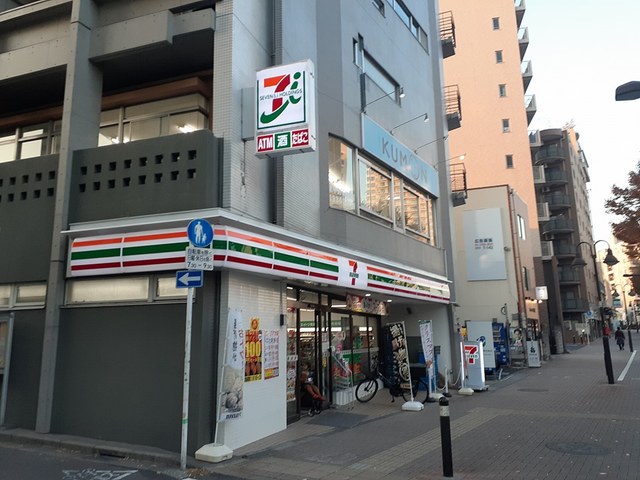 コンビニ　セブンイレブン（コンビニ）まで123m