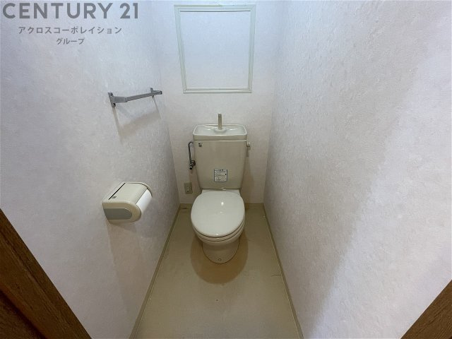 トイレ　シンプルで掃除のしやすいトイレです☆
