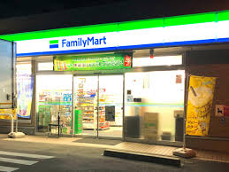 コンビニ　ファミリーマート 太宰府五条駅前店（コンビニ）まで805m