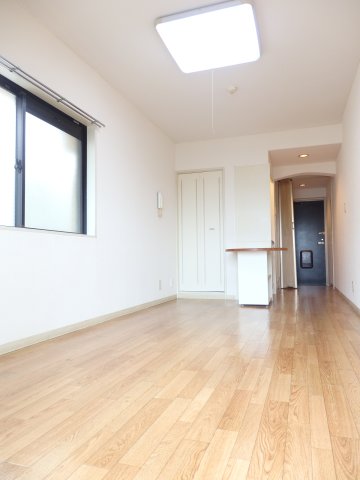 居室・リビング　キッチン脇カウンターは撤去になる可能性があります