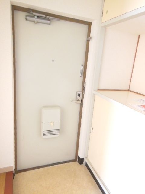 玄関　★お部屋探しは株式会社タウンハウジング東京まで★