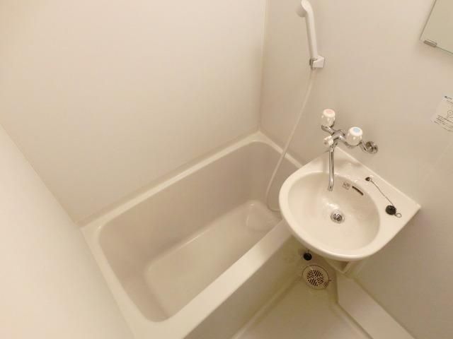 バス・シャワールーム　バスルーム